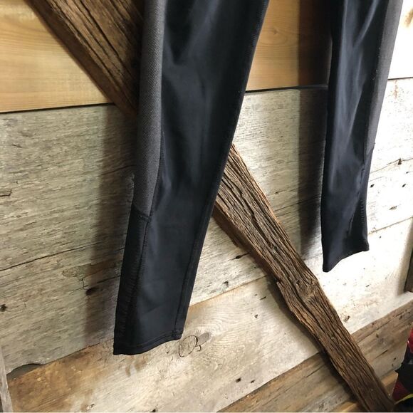 Aerie size med black/Grey activewear ankle leggings - Picture 3 of 6